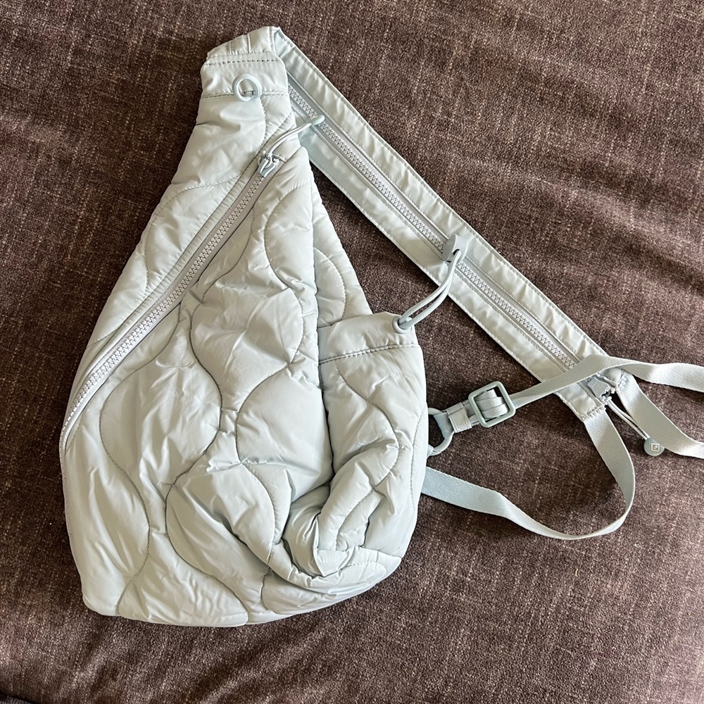 Vera Bradley featherweight sling backpack in dusty blue!